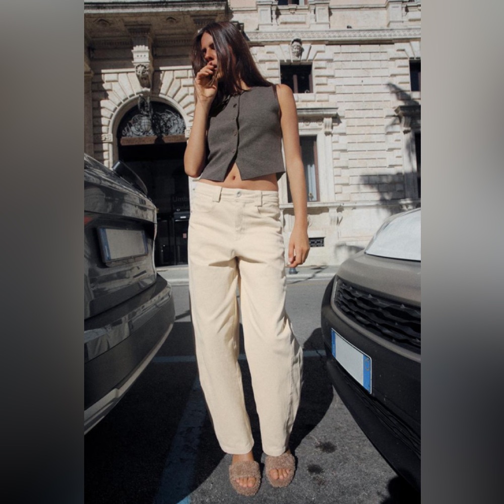 Zara FRONT SEAM PANTS - Sand.  FRONT SEAM PANTS.  Size 8.  New with tag.